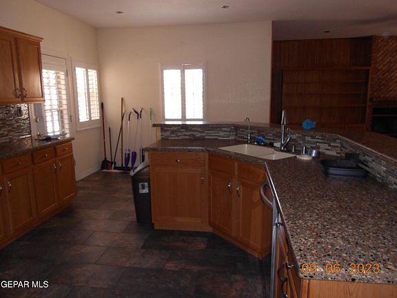 5th image of 10803 Loma De Amor Ln