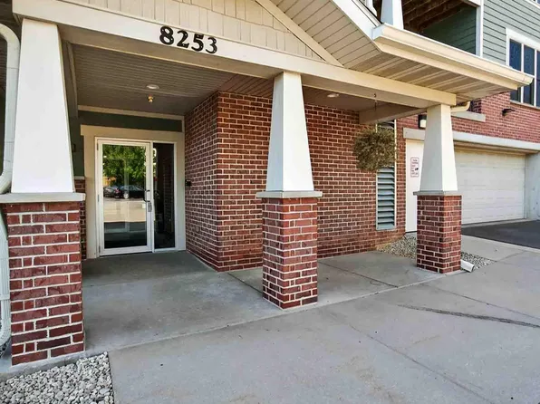 8253 Mayo Dr Unit 201, Madison, WI 53719