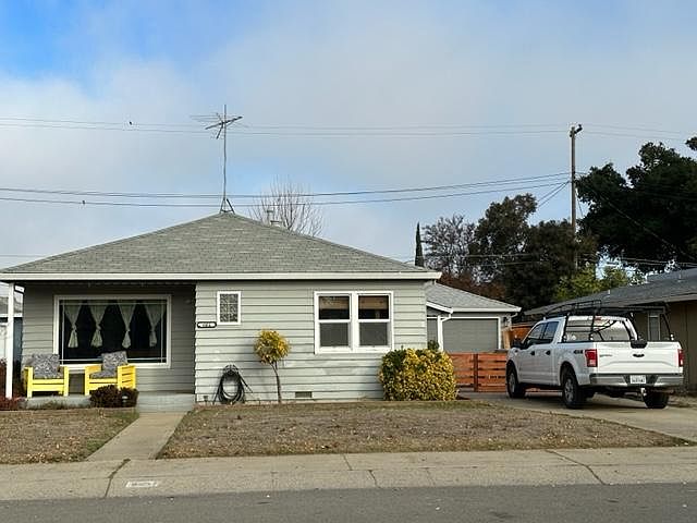 1st image of 601 Tamarack Dr