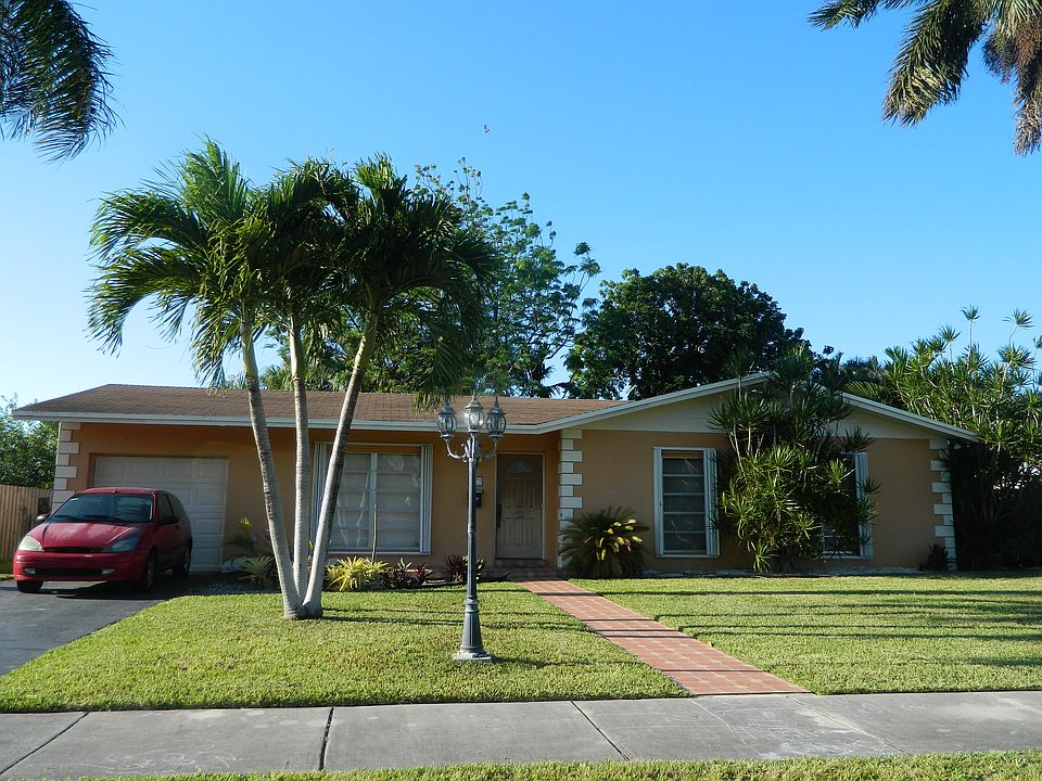 1st image of 9075 SW 182nd St