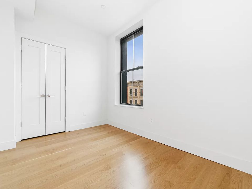 2nd image of 1680 Madison St APT 504