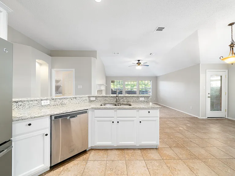 3209 Weeping Willow Ct — Photo 8