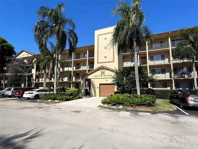 1301 SW 142nd Ave #104-H — Photo 2