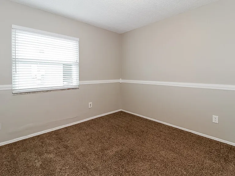 825 Virginia Woods Ln — Photo 12