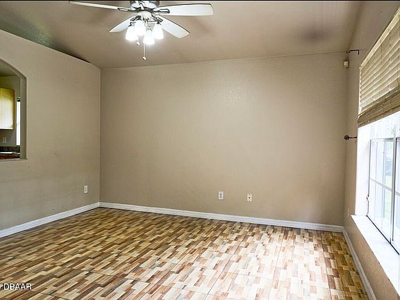 5th image of 614 Florence St