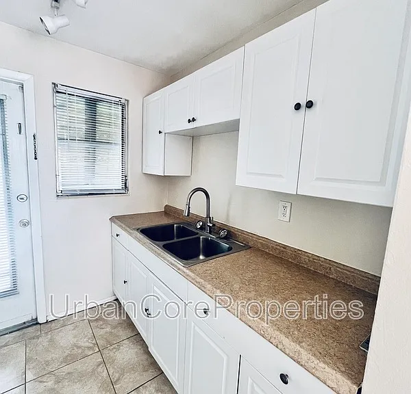 311 24th Ave N #C — Photo 4