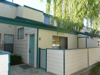 44460 15th St E APT 10, Lancaster, CA, 93535