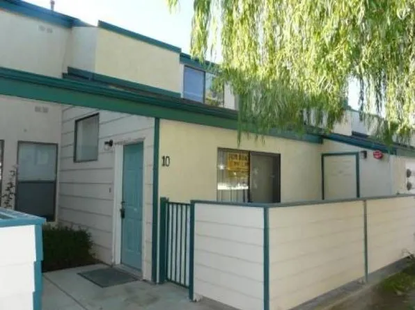 44460 15th St E APT 10, Lancaster, CA 93535