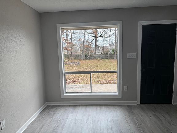 4th image of 2828 Mary Mack Dr