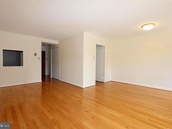 4th image of 730 24th St NW APT 308