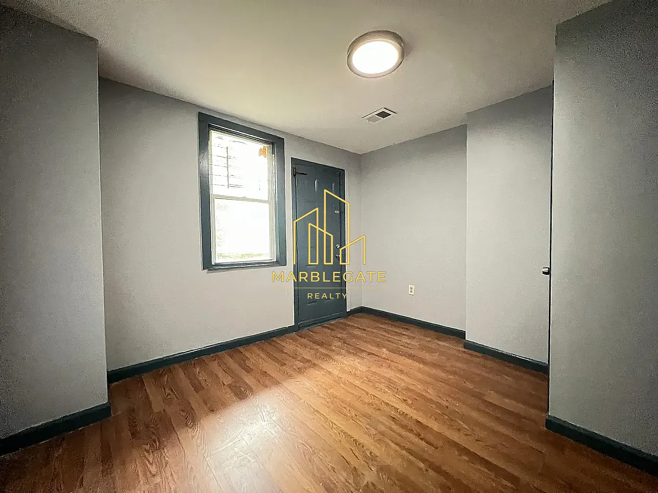 2 bed, 850 sqft, $1,800 — Photo 3