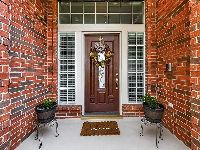 20822 Figurine Ct — Photo 3