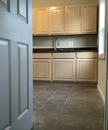 3rd image of 9174 Northlawn St NW