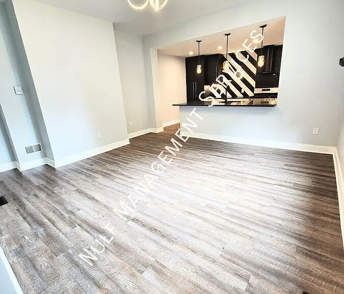 5726 Butler St #REAR — Photo 3