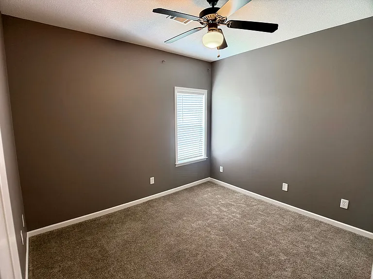 5104 Deerfield Dr — Photo 12