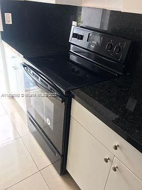 4th image of 1951 NE 167th St APT 19