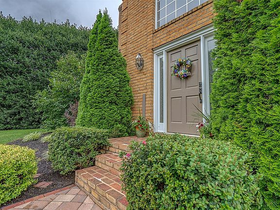 5th image of 5116 Meadow Creek Dr