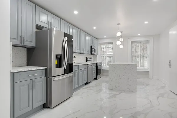 Rented by BARNES New York | media 6