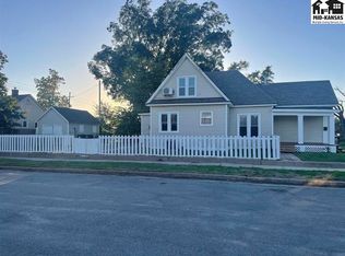 301 W 12th Ave, Hutchinson, KS 67501