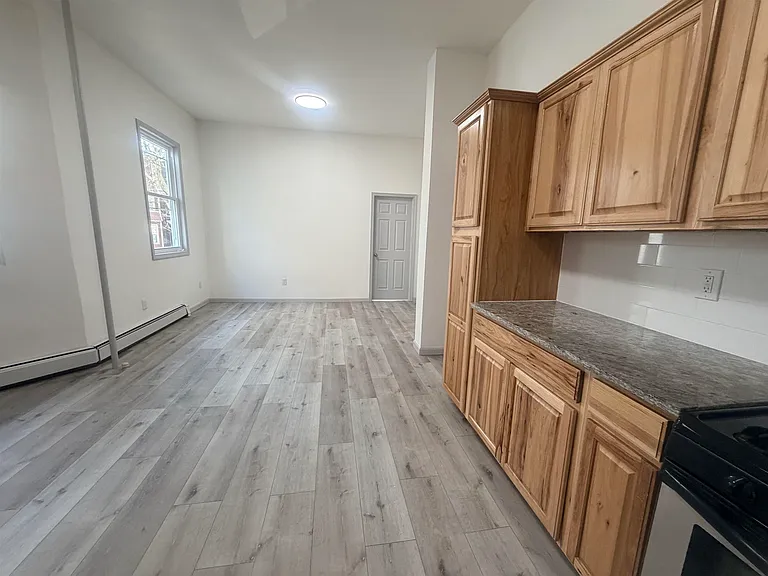 124 Winfield Ave #1 — Photo 14