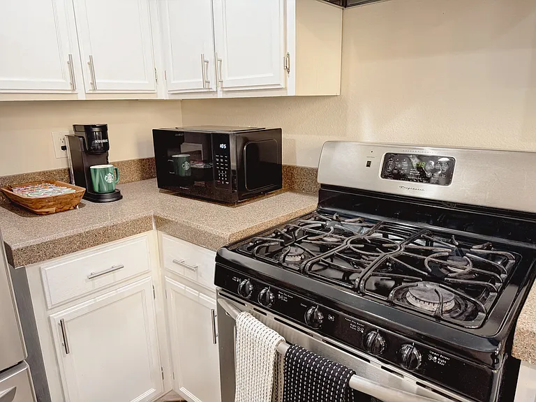 2865 Destino Ln — Photo 32
