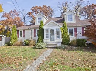 70 Lincoln St, Feeding Hills, MA 01030