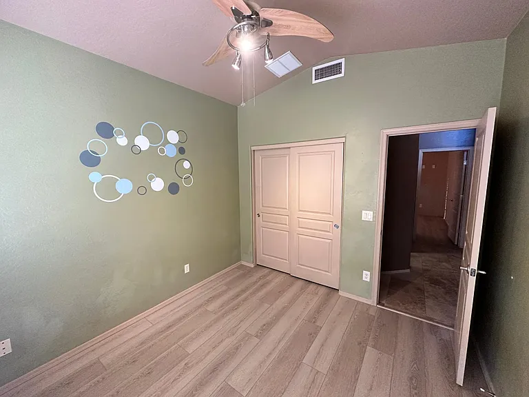 1026 W Euclid Ave — Photo 13
