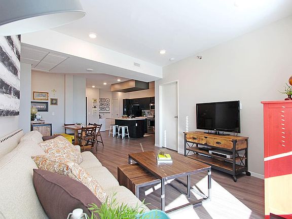 2nd image of 4000 Garden View Dr