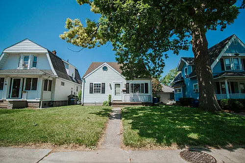 530 Ogden Ave photo 1