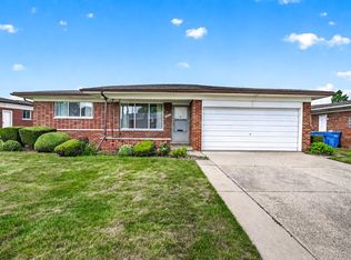 32341 Dover Ave, Warren, MI 48088