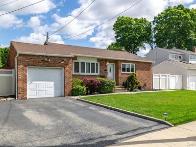 183 N Oak Street, Massapequa, NY, 11758