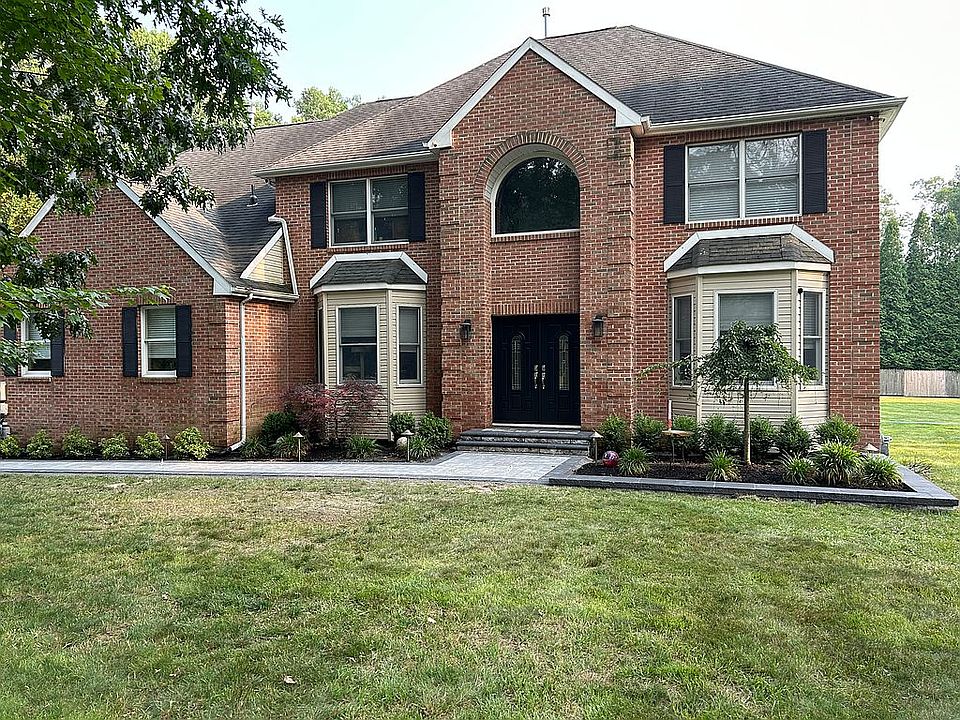 1st image of 1 Red Mill Ln
