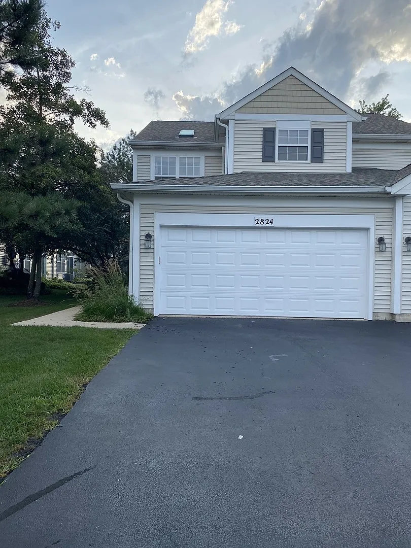 3 bed, 2.5 bath, 1396 sqft, $2,700 — Photo 1
