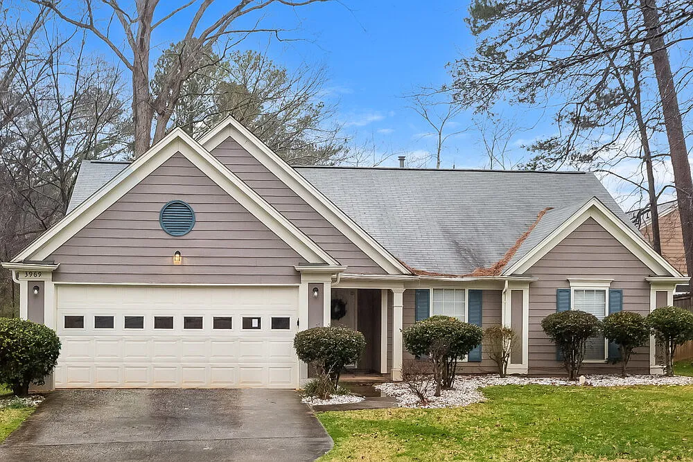 3 bed, 2.5 bath, 1739 sqft, $2,045 — Photo 1