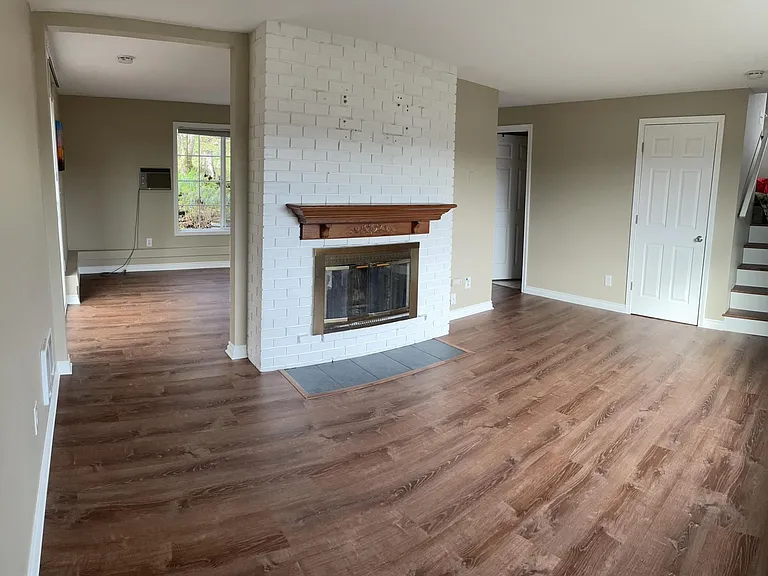 4360 Imperial Dr — Photo 2