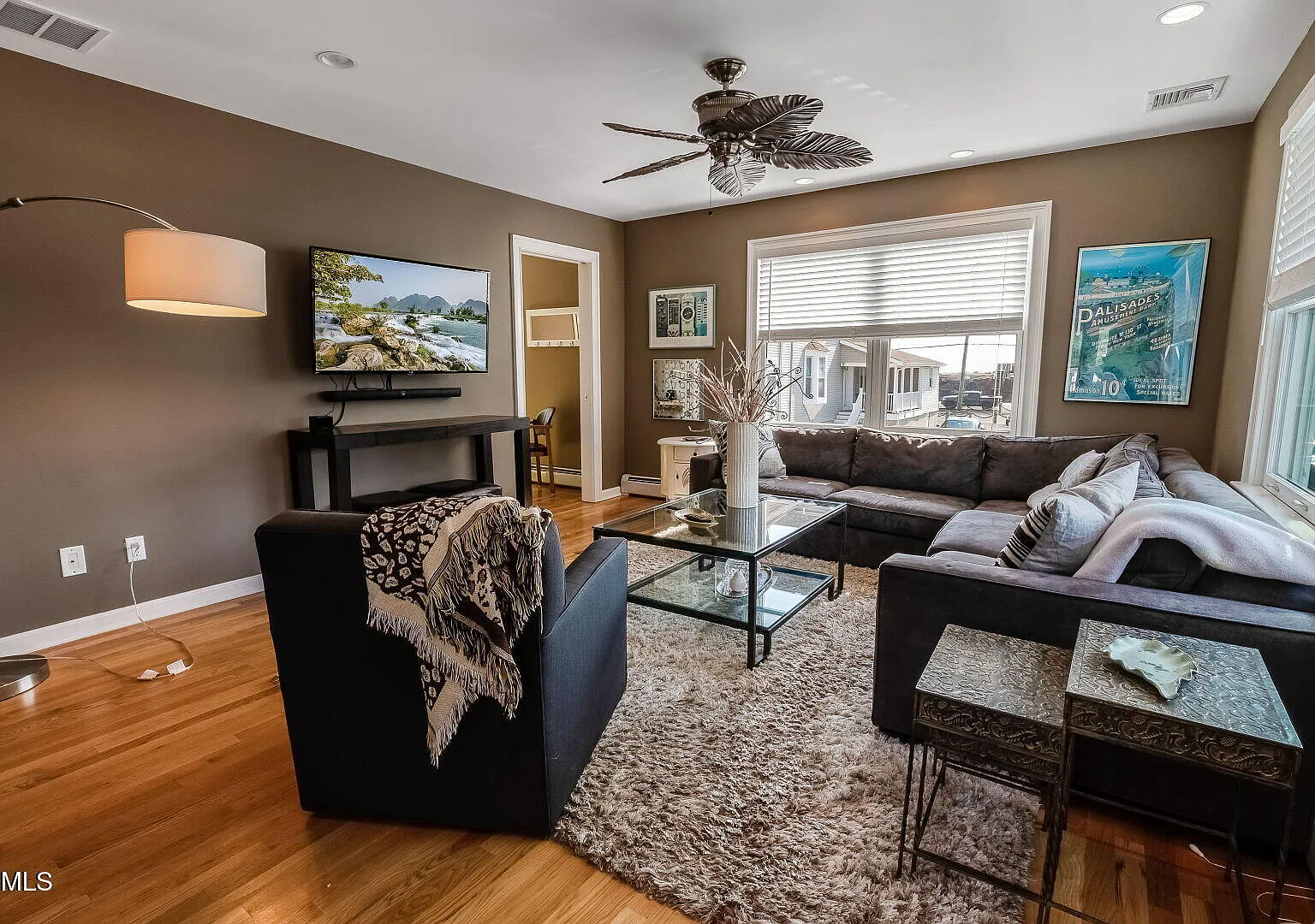5 bed, 3.5 bath, 2464 sqft, $6,500 — Photo 3