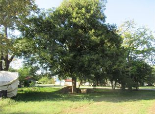 109 Wilkes St, Smithville, TX 78957