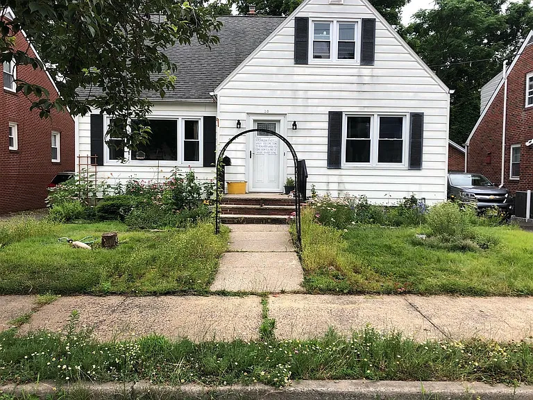 20 Jefferson Ave — Photo 1