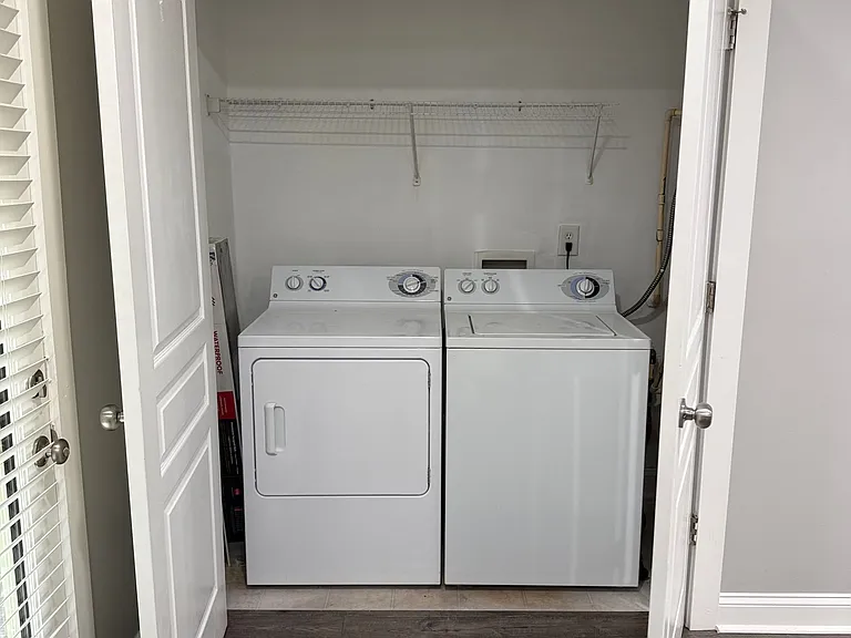 490 Barnett Shoals Rd #201 — Photo 6