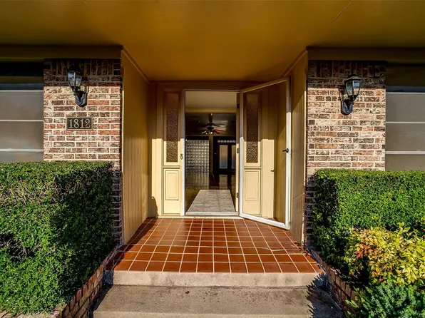 1812 Calais Rd, Fort Worth, TX 76116