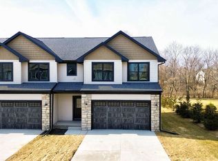 1105 Ivy Ln, North Liberty, IA 52317