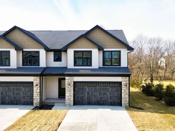 1135 Ivy Ln, North Liberty, IA 52317