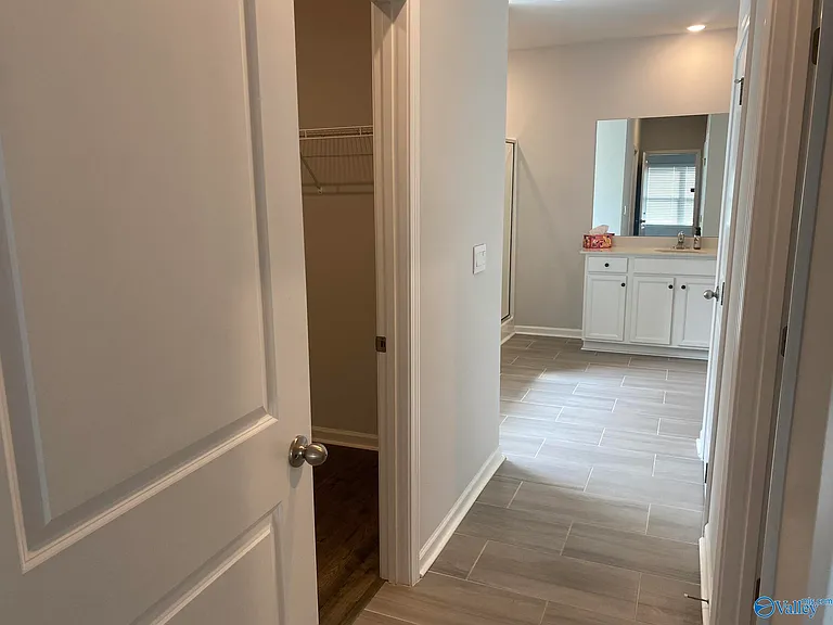 101 Donovan Dr — Photo 10