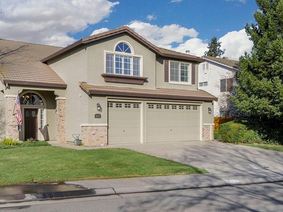 1st image of 2423 Carriage Dr