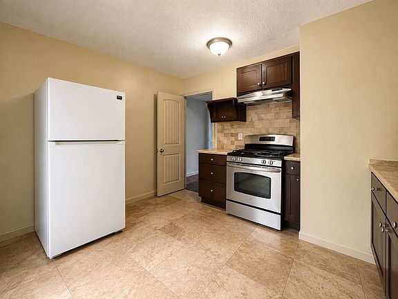 Kitchen gas stove