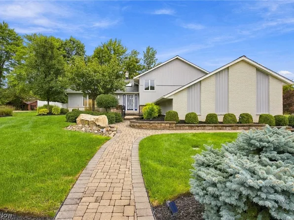 6709 Grandview Dr, Independence, OH 44131