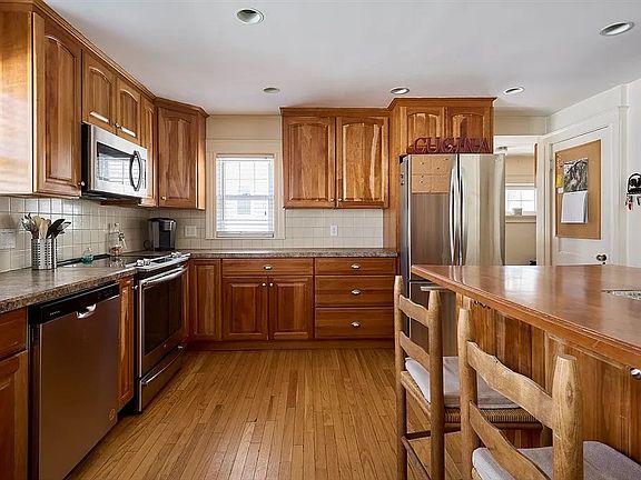 5th image of 90 Haverhill St