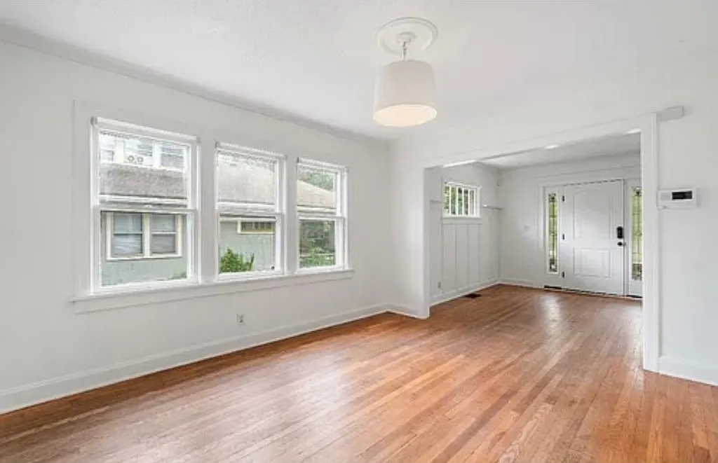 5841 Harrison St — Photo 4