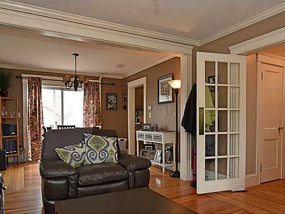 5th image of 34 Holburn Ave