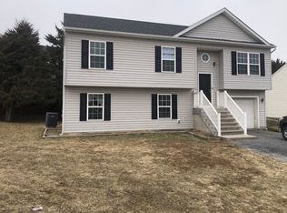 11 Eisenhower Cir #11, Inwood, WV 25428